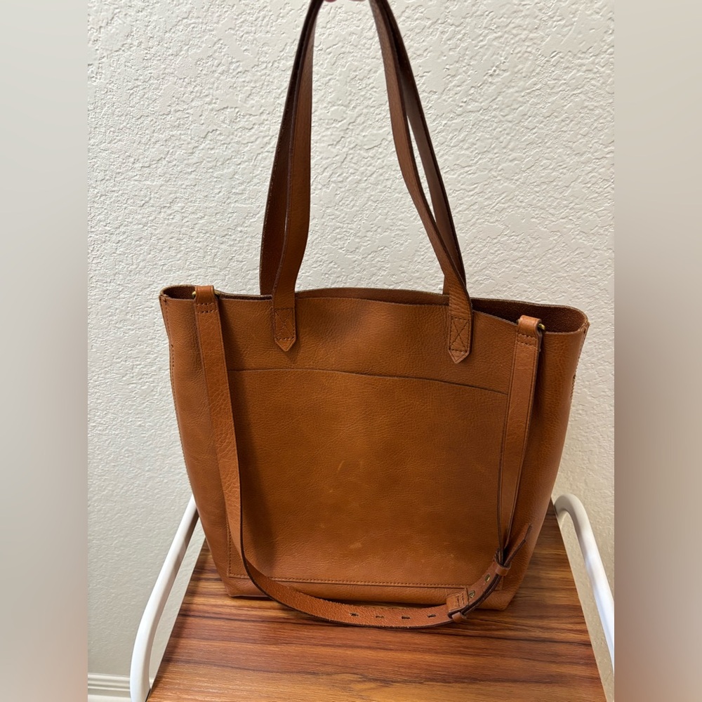Madewell Medium Transport Tote in English saddle